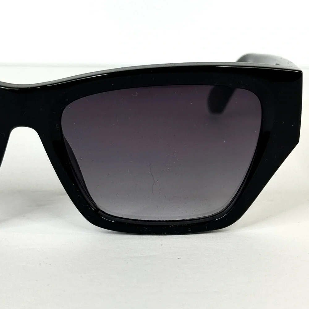 QUAY Australia NEW No Apologies Angled Square Sunglasses NEW Black Smoke